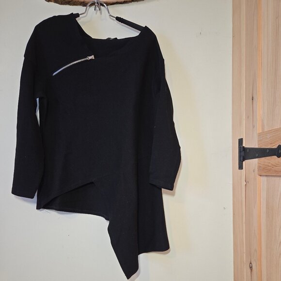 Asymmetrical Top by Metamorphoza- Black, L-XL - Picture 5 of 5